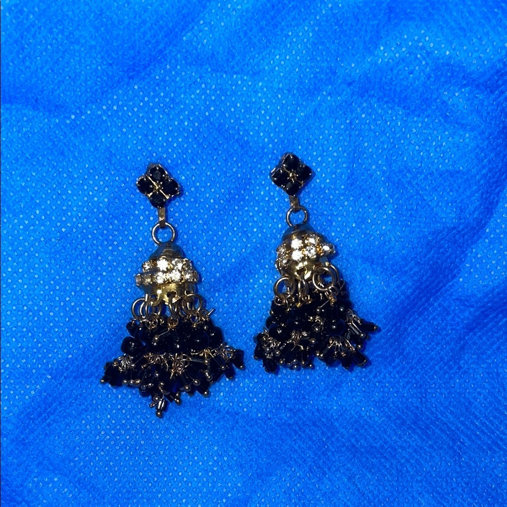 Elegant Black and Gold Vintage Earrings